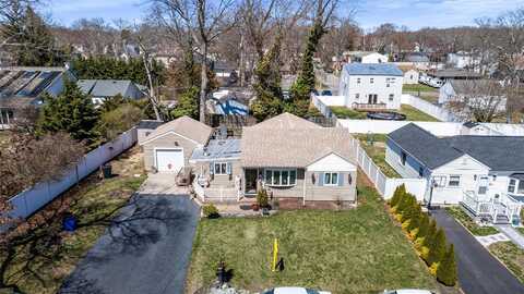 25 Snyder Street, Patchogue, NY 11772