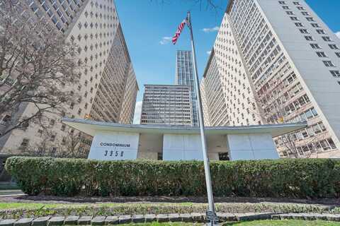 3950 N Lake Shore Drive, Chicago, IL 60613