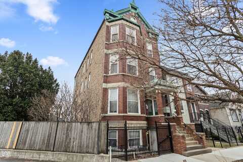 3517 W Wolfram Street, Chicago, IL 60618