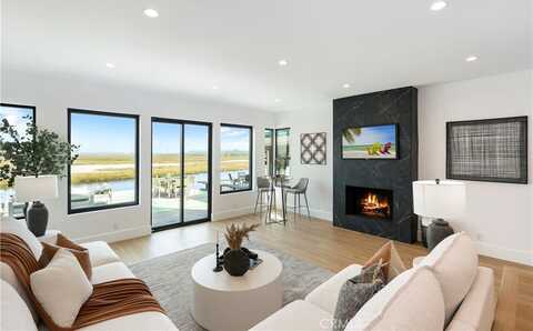 237 Canal Street, Newport Beach, CA 92663