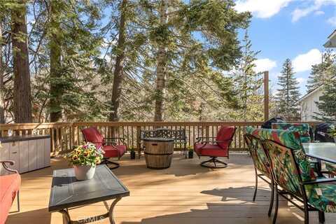 337 Lookout Drive, Twin Peaks, CA 92391