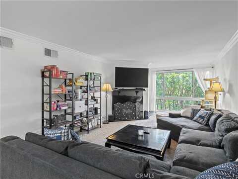 12720 Burbank Boulevard, Valley Village, CA 91607