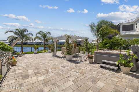 560 RUM RUNNER Way, St. Johns, FL 32259