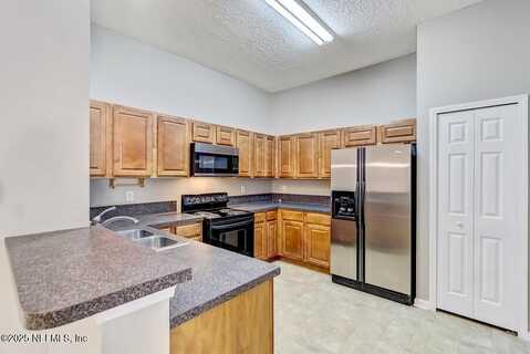 6788 MANOTAK OAKS Drive, Jacksonville, FL 32210
