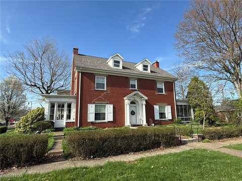 1003 N Water Street, Uhrichsville, OH 44683
