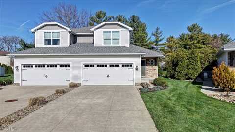 1369 Cascade Circle W, Canton, OH 44708