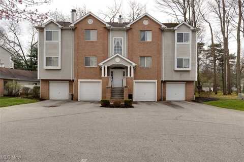362 Village Pointe Drive, Akron, OH 44313