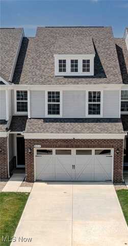 835-2 Dipper Lane, Aurora, OH 44202