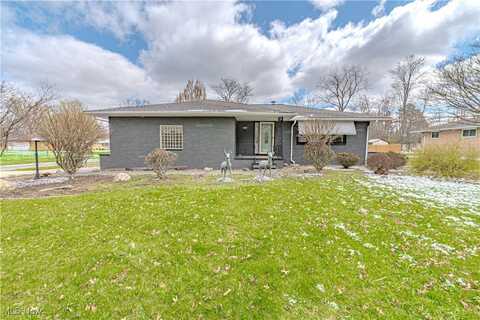 9135 Vista Drive, North Royalton, OH 44133