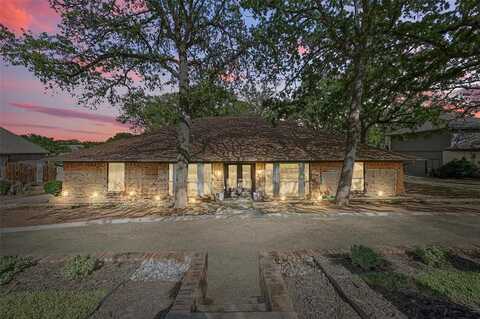 2205 Adams Drive, Arlington, TX 76011