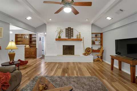 5125 Ashbrook Road, Dallas, TX 75227