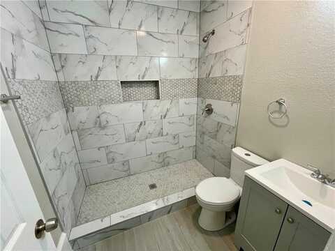 310 N Lakeview Drive, Lacy Lakeview, TX 76705