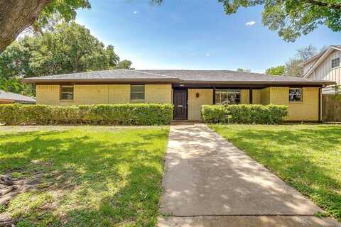 4605 Barwick Drive, Fort Worth, TX 76132