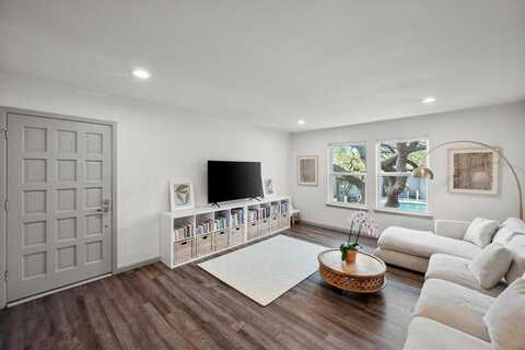 5111 Skillman Street, Dallas, TX 75206