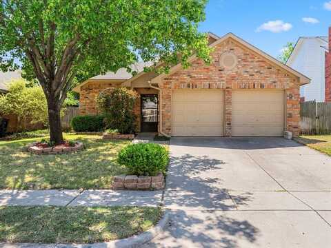 8812 Mystic Trail, Fort Worth, TX 76118