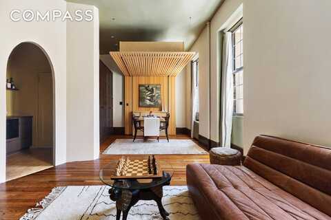 207 West 21st Street, New York, NY 10011