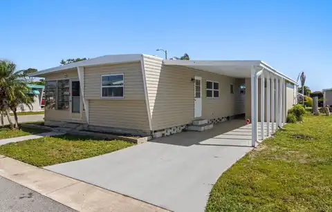 2505 E BAY DR, LARGO, FL 33771