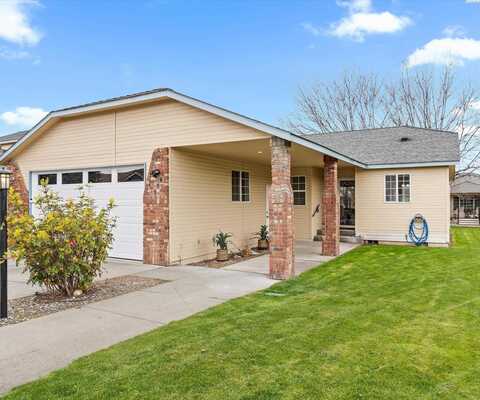 106 Tamarron Ln, Pasco, WA 99301
