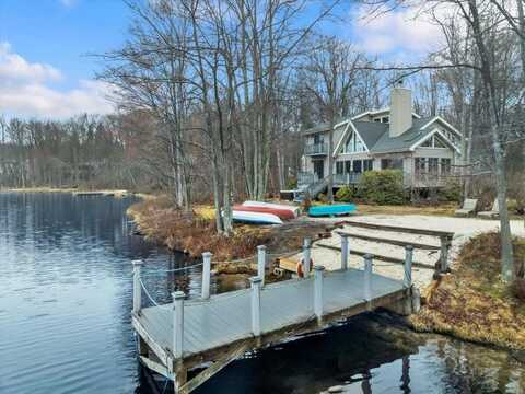 12 Birch Point Road, Gouldsboro, PA 18424