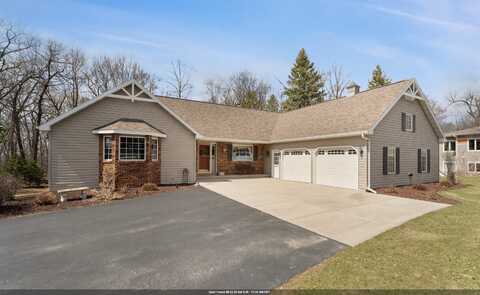 N5120 SUMMIT Court, FOND DU LAC, WI 54937