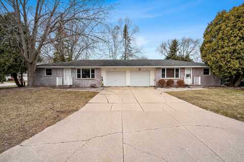 2074 MARLEE Lane, GREEN BAY, WI 54304