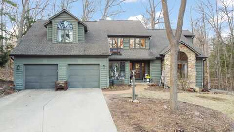 1534 NAVAJO Court, GREEN BAY, WI 54313
