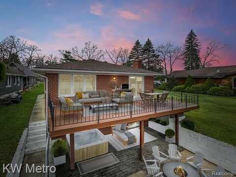 2860 ORANGE GROVE Road, Waterford, MI 48329