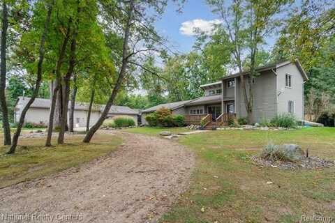 9247 SCHREPFER Road, Howell, MI 48855