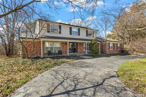 33777 HERITAGE HILLS Drive, Farmington Hills, MI 48331