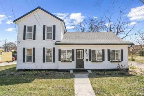 32 EAST ST, Oxford, MI 48371
