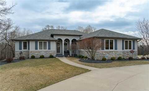 1115 Greystone Lane SW, Rochester, MN 55902