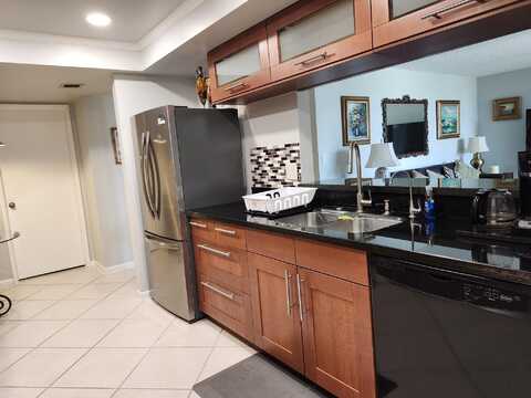 450 Egret Circle, Delray Beach, FL 33444