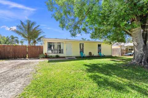 3090 SW Edwards Avenue, Palm City, FL 34990