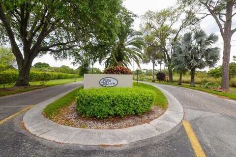 30 Lake Vista Trail, Port Saint Lucie, FL 34952