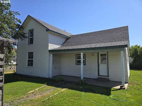 305 N DOUGLAS ST, Wallowa, OR 97885