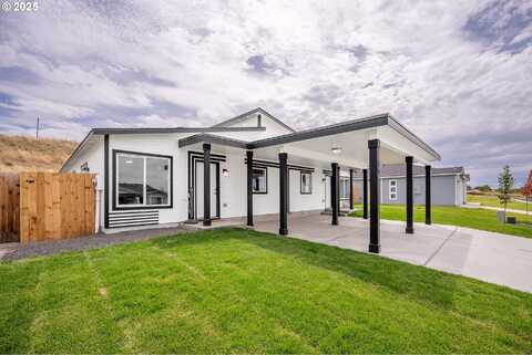 354 STOCKTON AVE, Umatilla, OR 97882