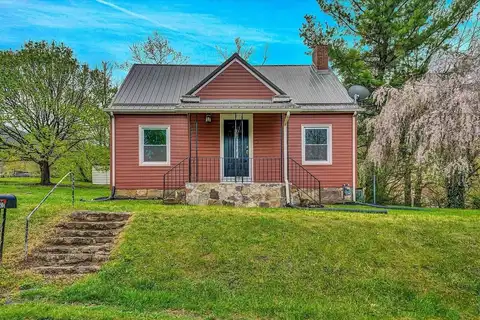 904 Westview ST, Narrows, VA 24124