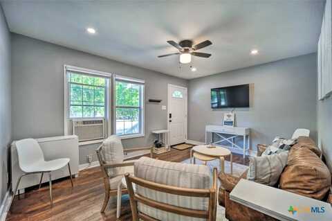 1026 Haynes Street, San Marcos, TX 78666