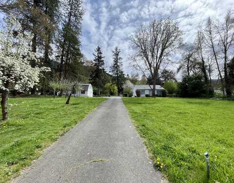 7015 Rogue River Highway, Grants Pass, OR 97527