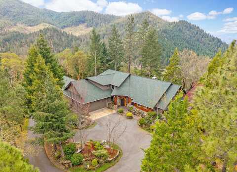 211 Shorthorn Gulch Road, Grants Pass, OR 97526