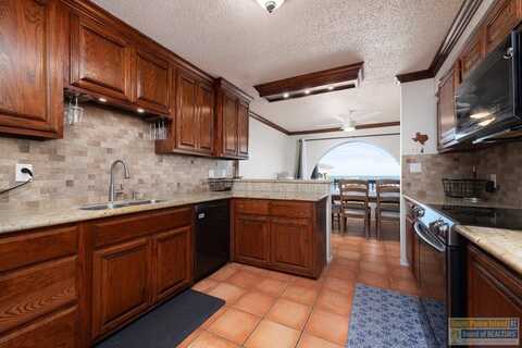 1302 Harbor Island Dr., Port Isabel, TX 78578