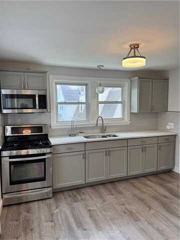 101 Rutherglen Avenue, Providence, RI 02907