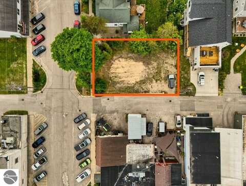 112 W Madison Avenue, Suttons Bay, MI 49682