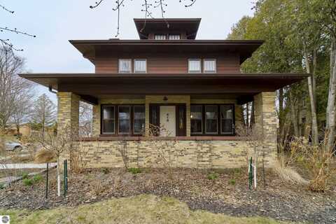 418 5th Street, Manistee, MI 49660
