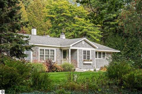 116 W Hill Street, Leland, MI 49654