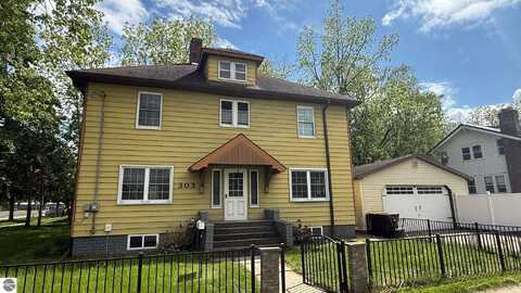 303 W Washington Avenue, Saint Louis, MI 48880