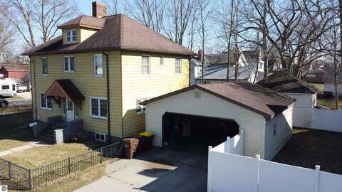 303 W Washington Avenue, Saint Louis, MI 48880