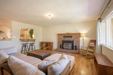 528 Camino Coronado, Taos, NM 87571