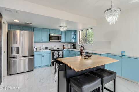 5051 N Sabino Canyon Road, Tucson, AZ 85750