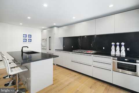 1126 LOMBARD STREET, PHILADELPHIA, PA 19147